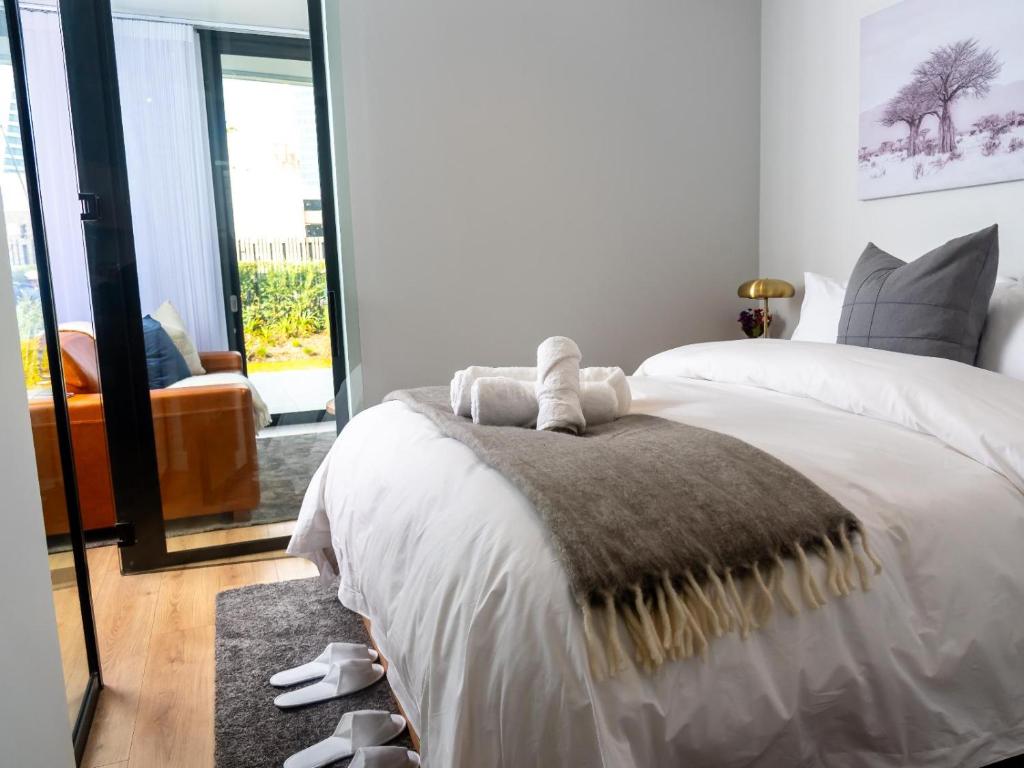 Luxurious Apartment, Ellipse, Waterfall, Midrand
