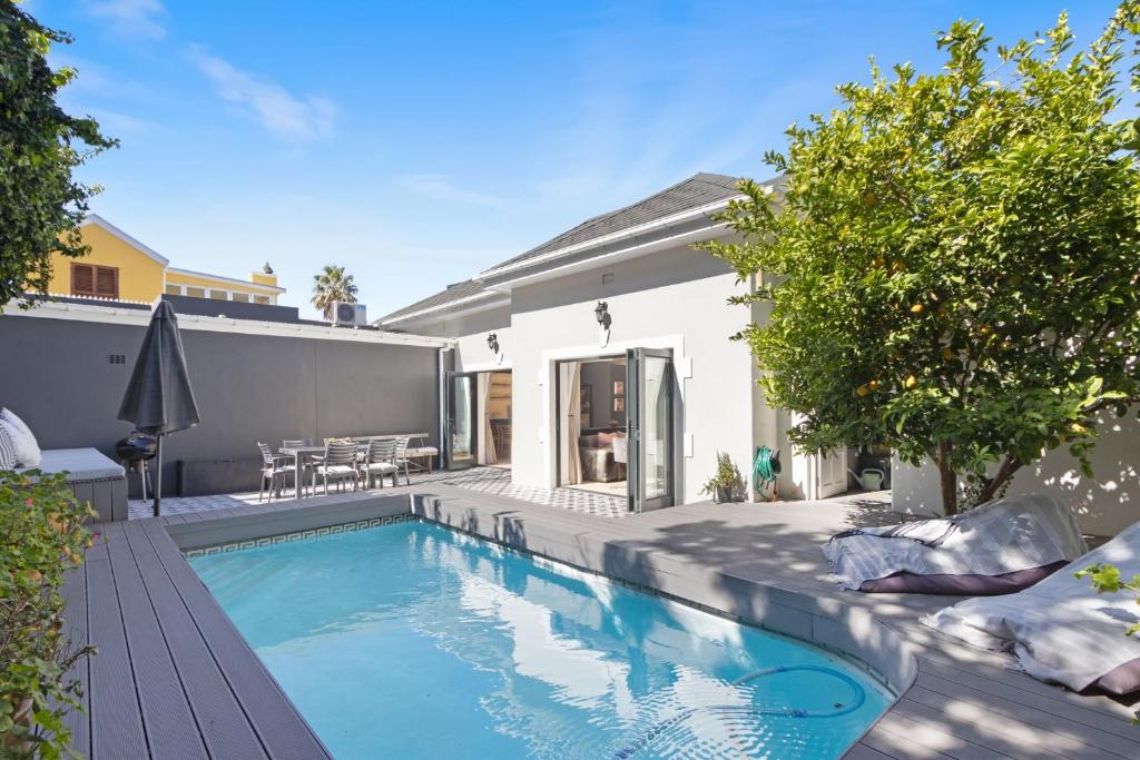 Uptown Retreat by Host Agents
