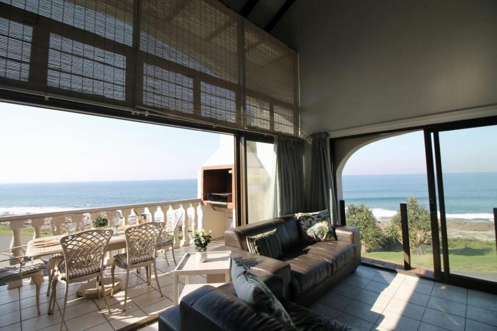 Uvongo Cabanas 13B