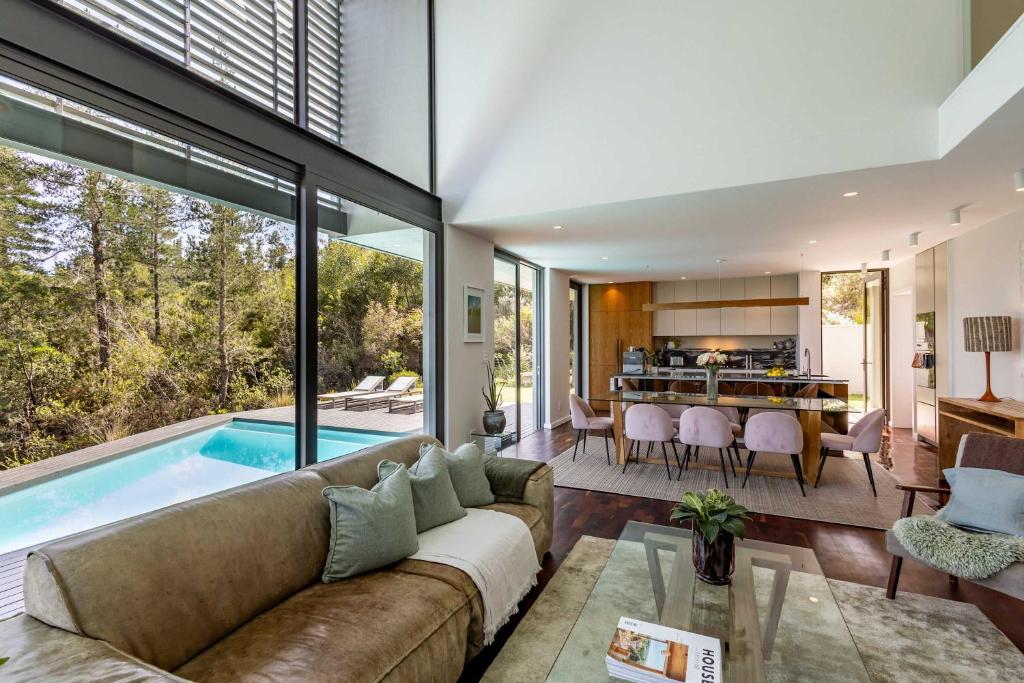 Villa Emeraude - Luxe 4BD Simola Estate Golf & Pool