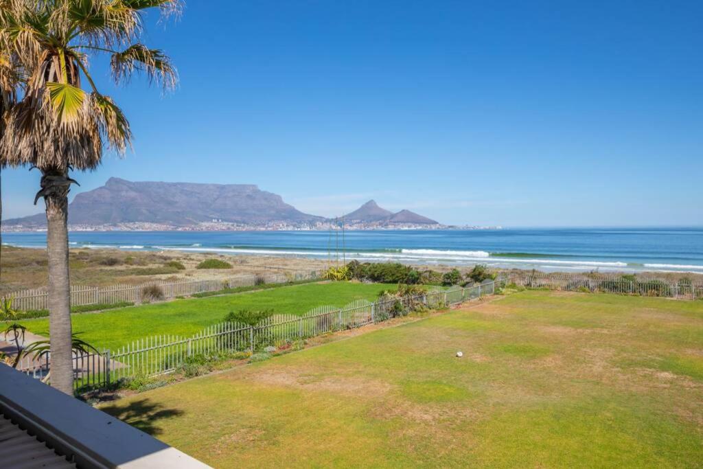 Villa Paradis - ocean front with views to behold!