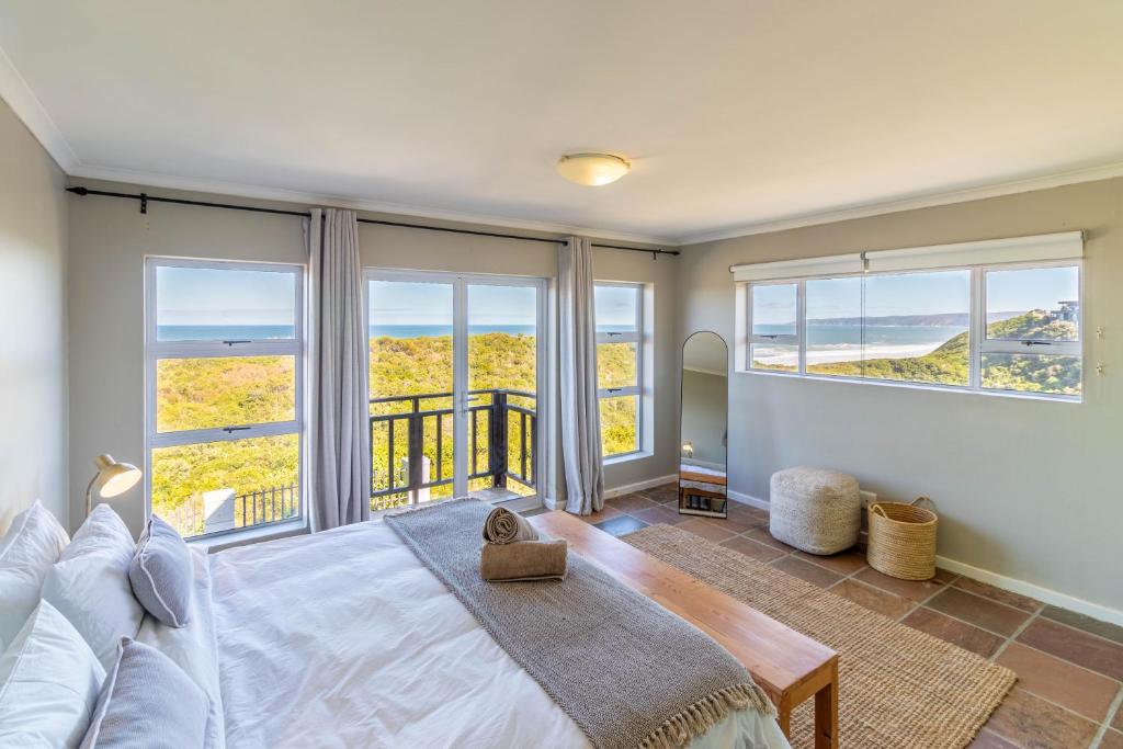 Vista Villa, Ocean & Mountain Views, Fire Pit