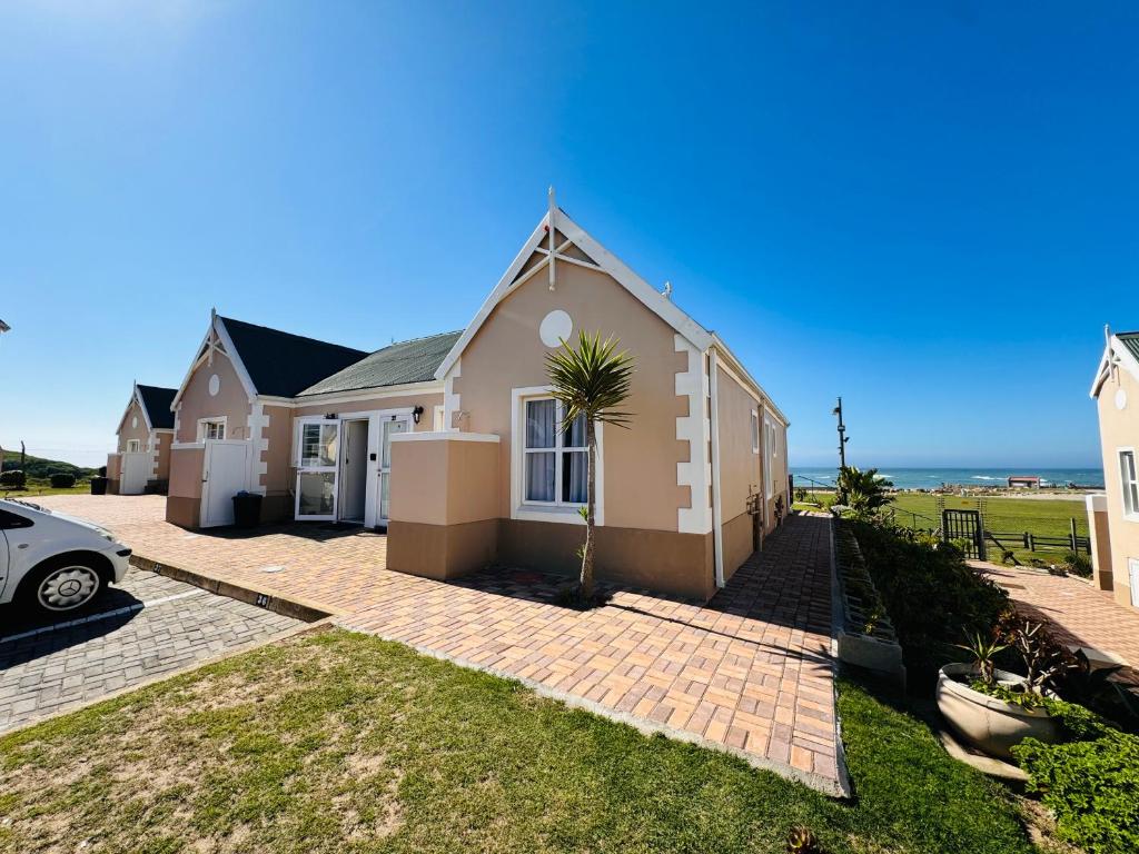 Waterside Living CL33
