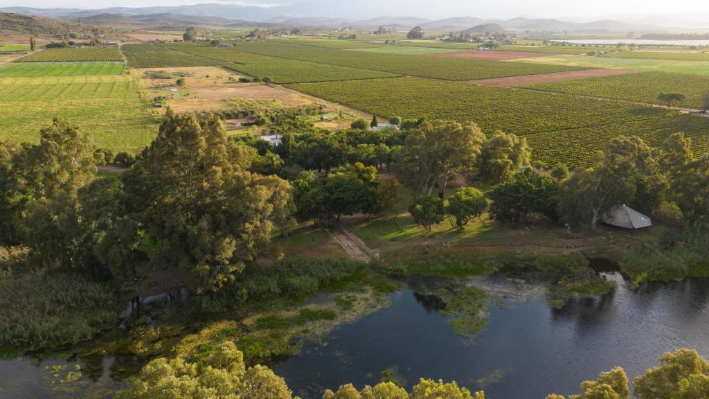 Worlds Apart - River Front Guest Farm & Camping