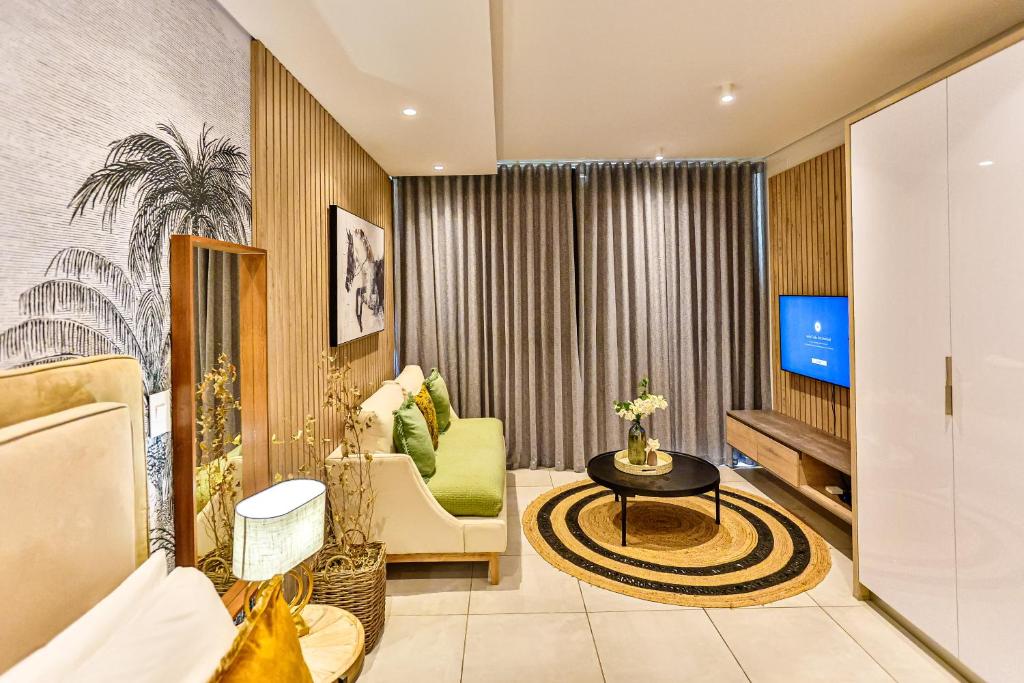 ZIMBALI BOULEVARD SUIT 260