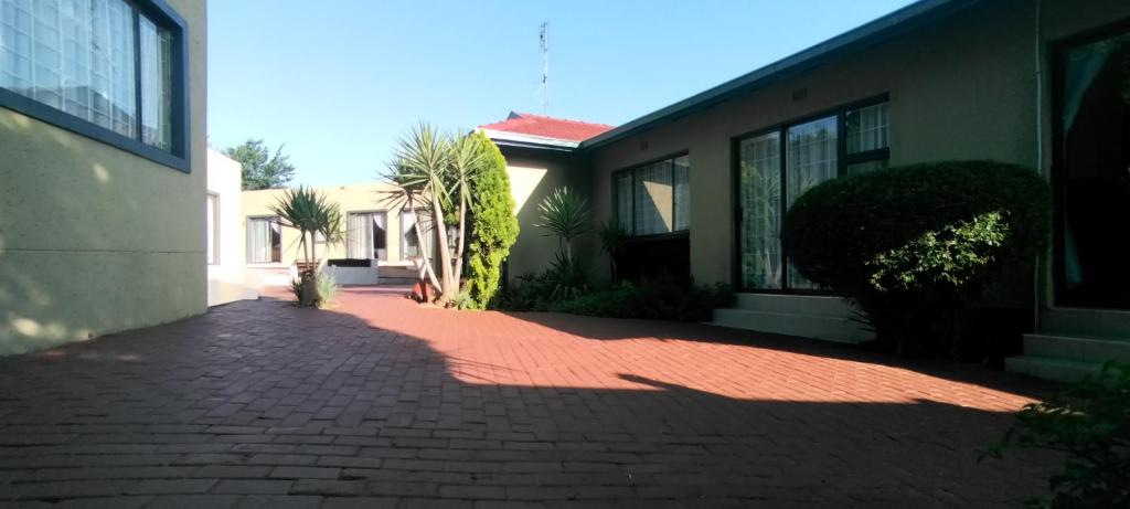 Zwelibanzi Guesthouse